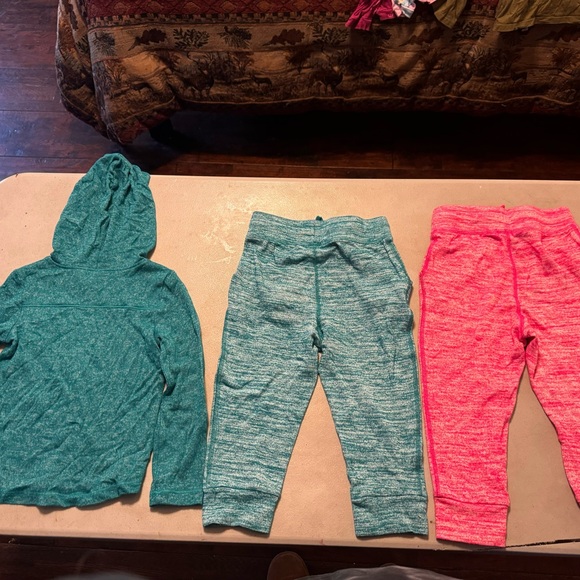 Bundle- Girls 4T lounge pants and top - Picture 5 of 5